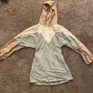 Stylish colorblock windbreaker